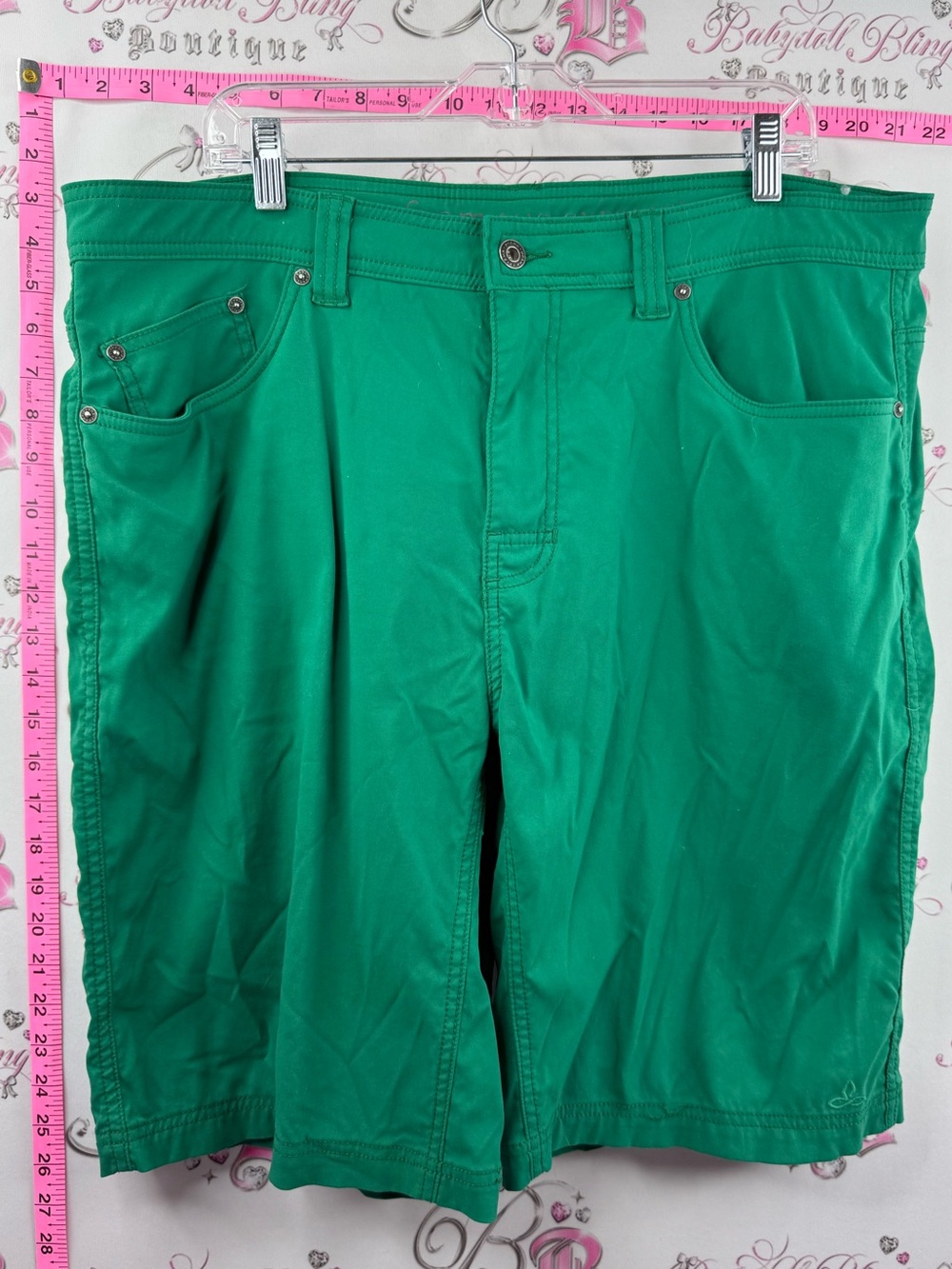 PRANA shorts cargo forest green Men's Green Casual Shorts